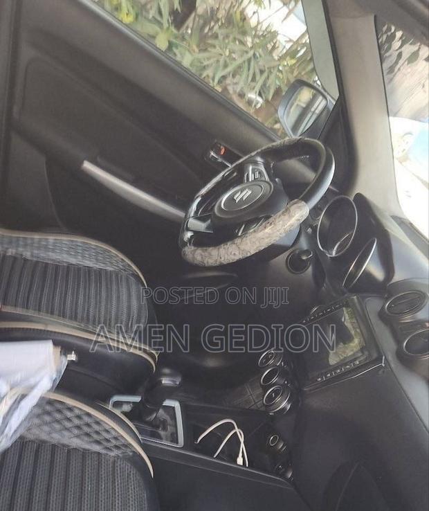 Suzuki Swift 2021 Silver