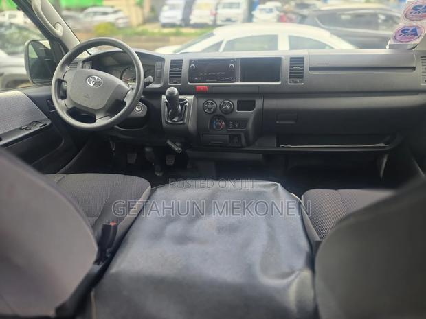 Car 2023 White