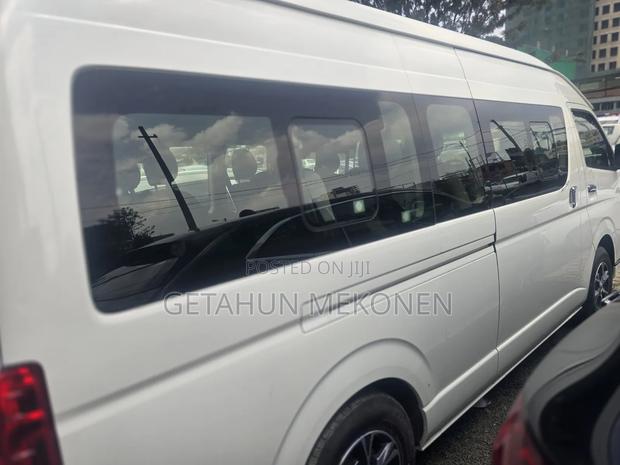 Car 2023 White