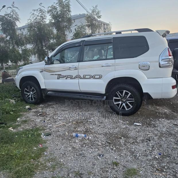 Toyota Land Cruiser Prado 2007 White