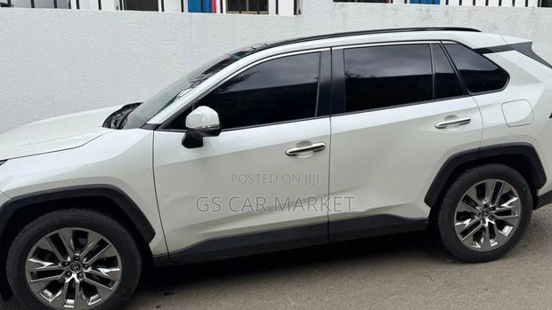 Toyota RAV4 2021 Ivory