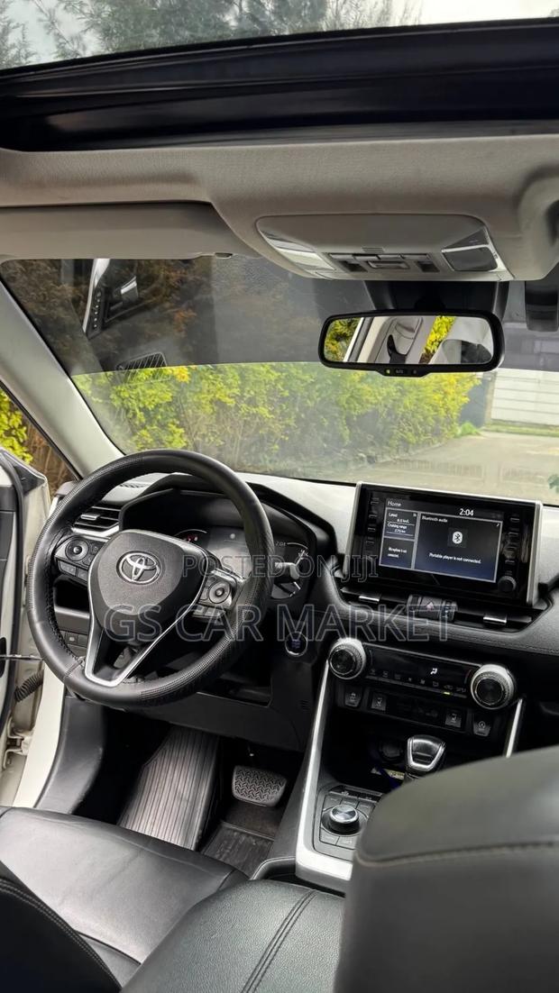 Toyota RAV4 2021 Ivory