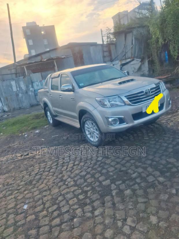 Toyota Hilux 2014
