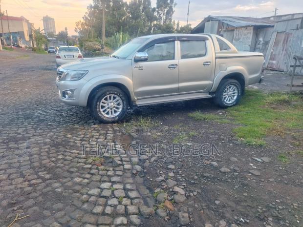 Toyota Hilux 2014