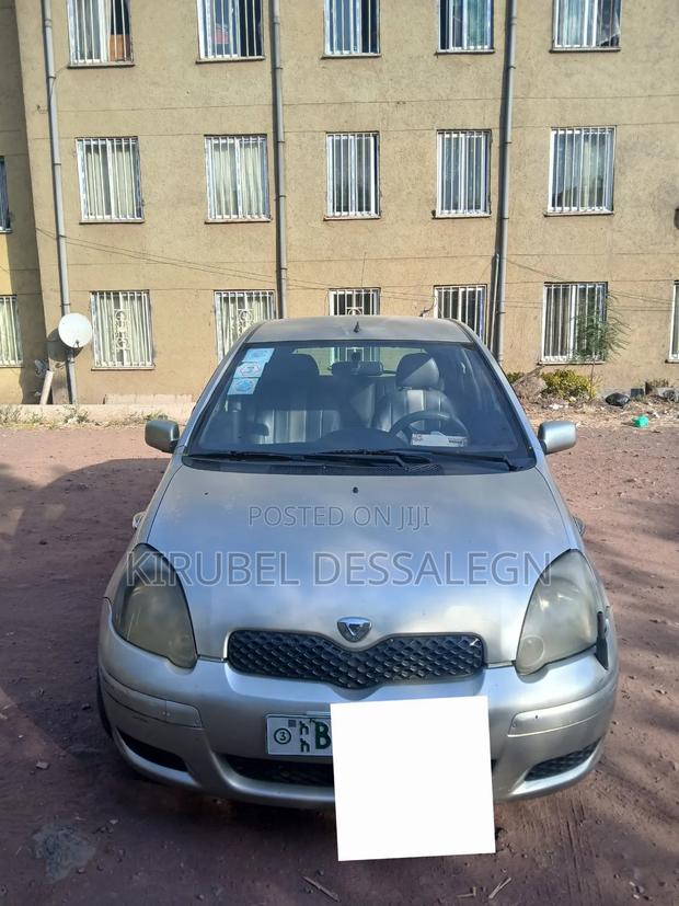 Toyota Vitz 2002 Beige