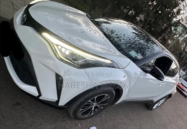 Toyota C-HR 2022 White