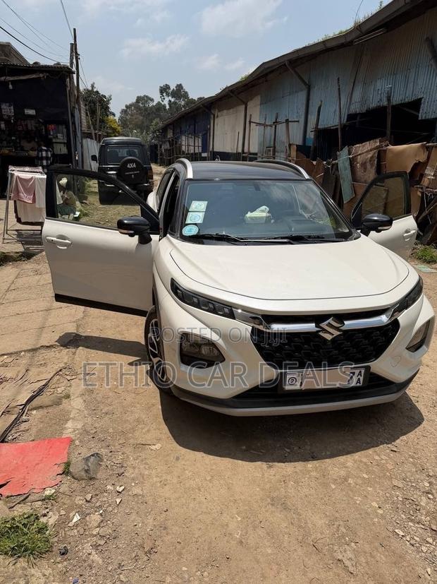 Suzuki Fronx 2025 White