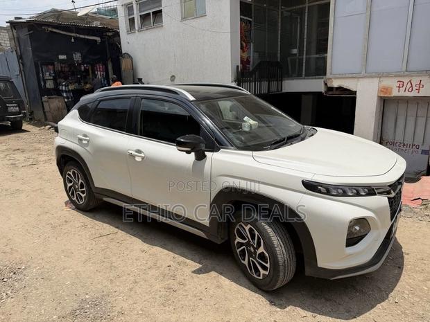 Suzuki Fronx 2025 White