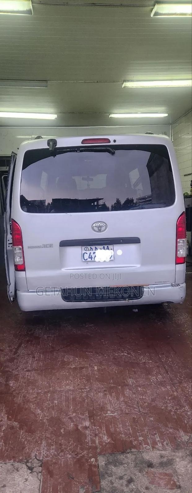 Car 2007 Silver