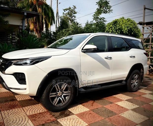 Toyota Fortuner 2023 White