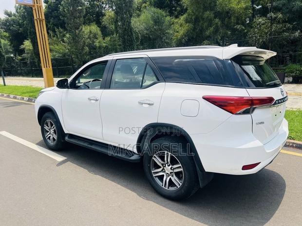 Toyota Fortuner 2023 White