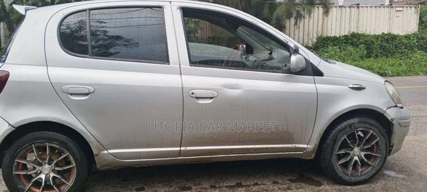 Toyota Vitz 2002