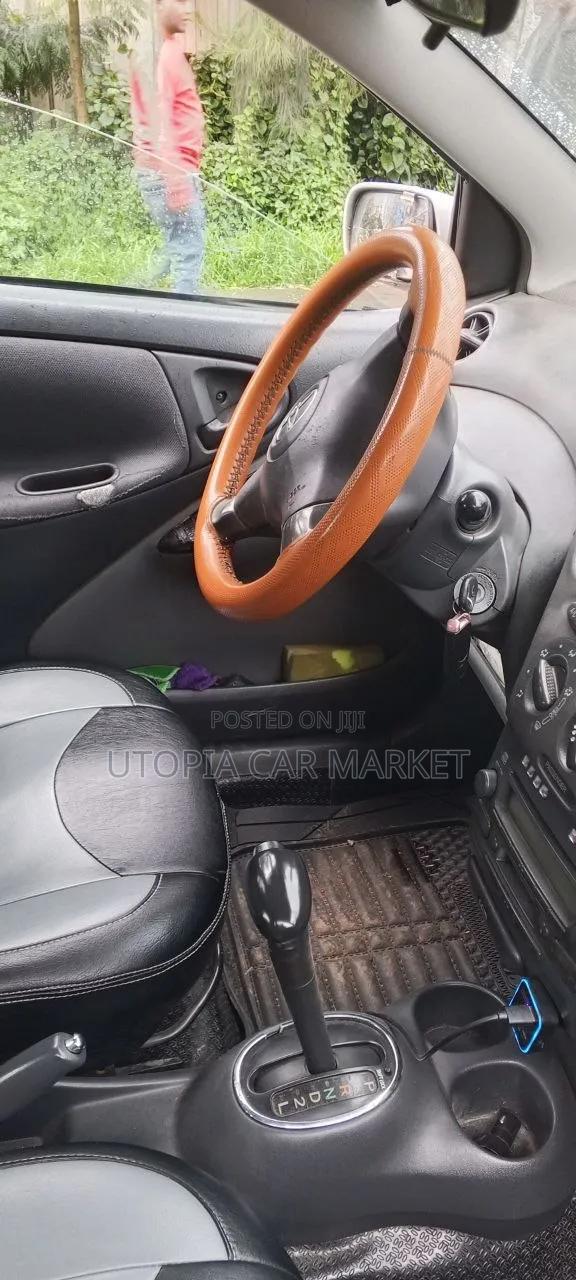 Toyota Vitz 2002