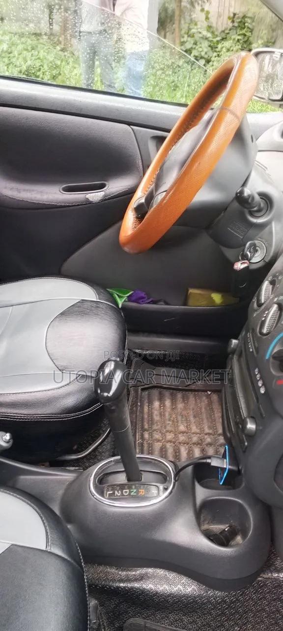 Toyota Vitz 2002