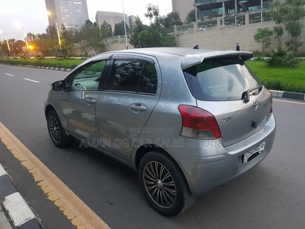 Toyota Yaris 2010 Gray