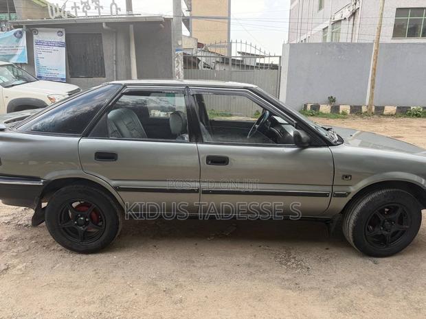 Toyota Corolla 1.3 Hatchback 1991 Gray