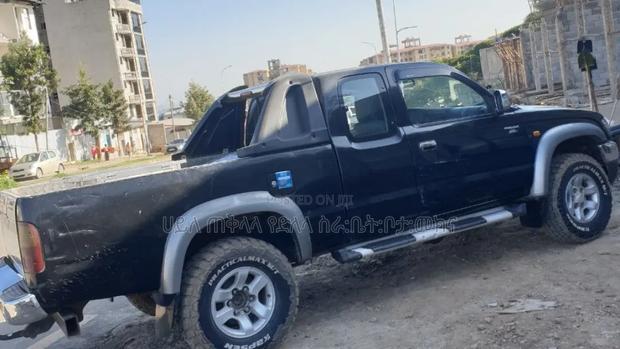 Toyota Hilux 2003 Maroon