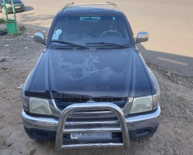 Toyota Hilux 2003 Maroon