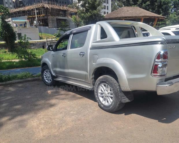 Toyota Hilux 2014 Purple