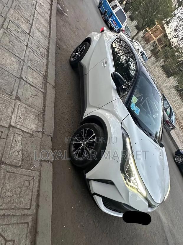 Toyota C-HR 2022 White