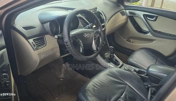 Hyundai Elantra 2015