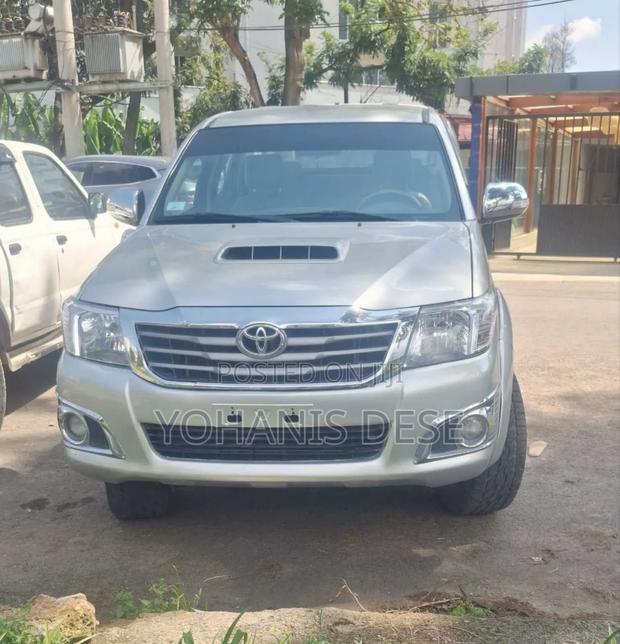 Toyota Hilux 2014