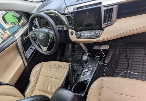 Toyota RAV4 2014