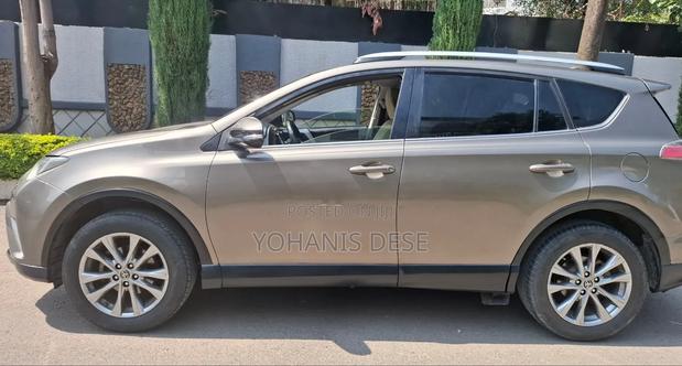 Toyota RAV4 2017