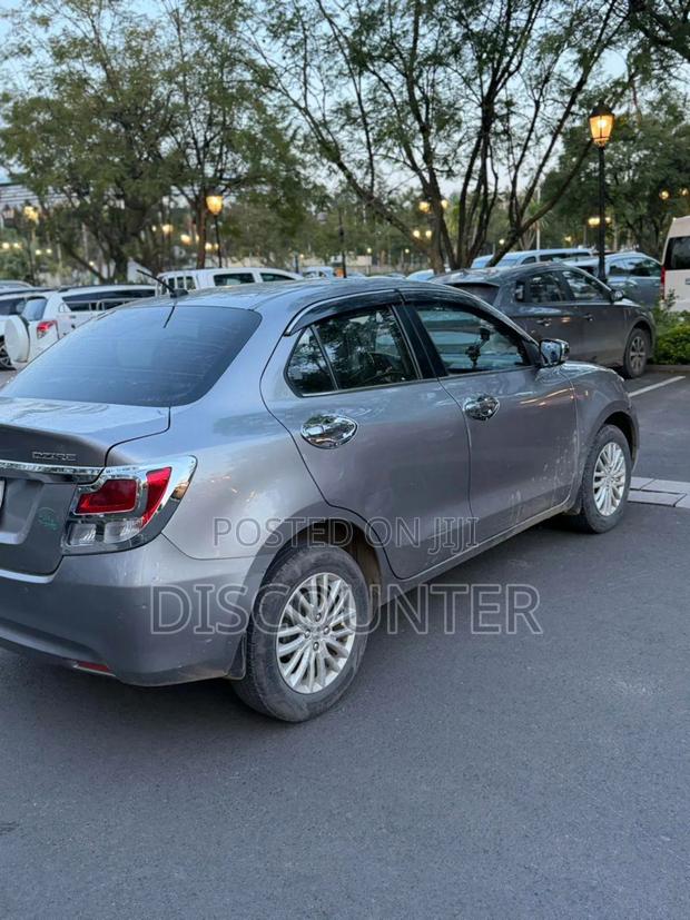 Suzuki Dzire 2022 Silver