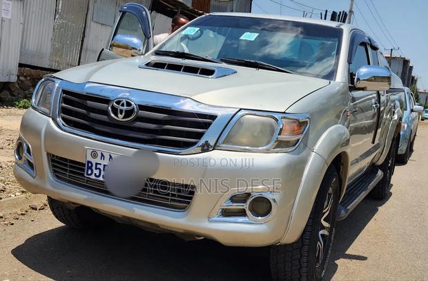 Toyota Hilux 2012