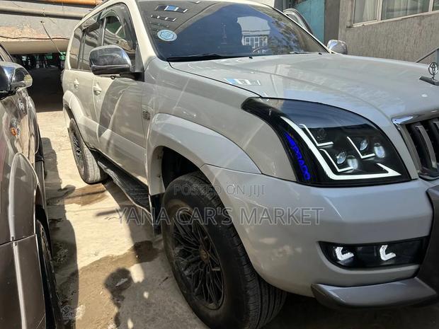 Toyota Land Cruiser Prado 2005 White