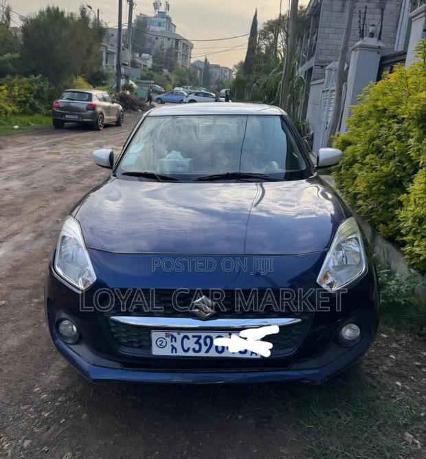 Suzuki Swift 2022 Blue