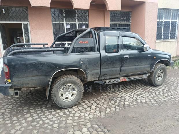 Toyota Hilux 1999 Black