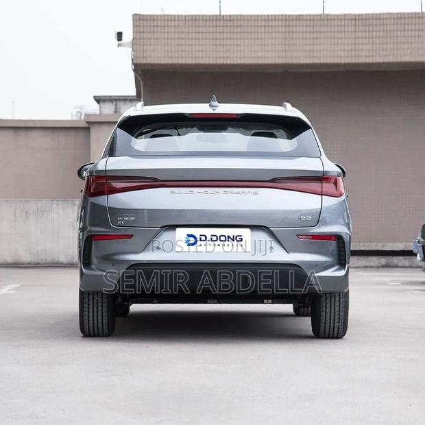 New BYD E2 43 kWh 94 hp FWD 2025 Gray