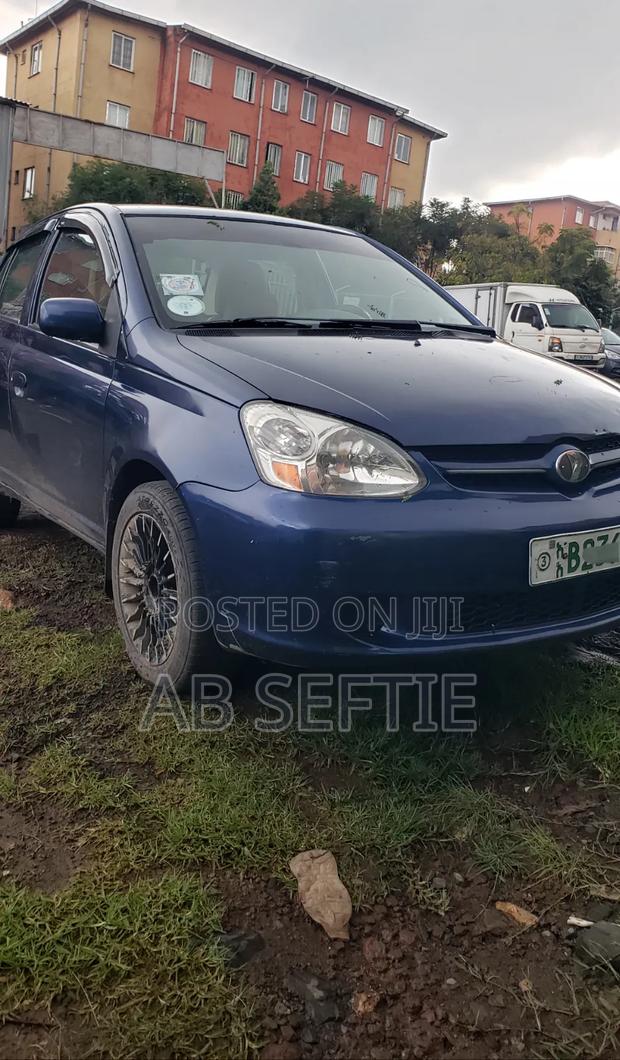 Toyota Platz 2002