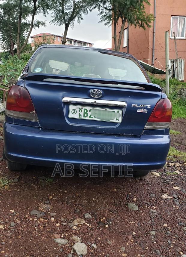 Toyota Platz 2002