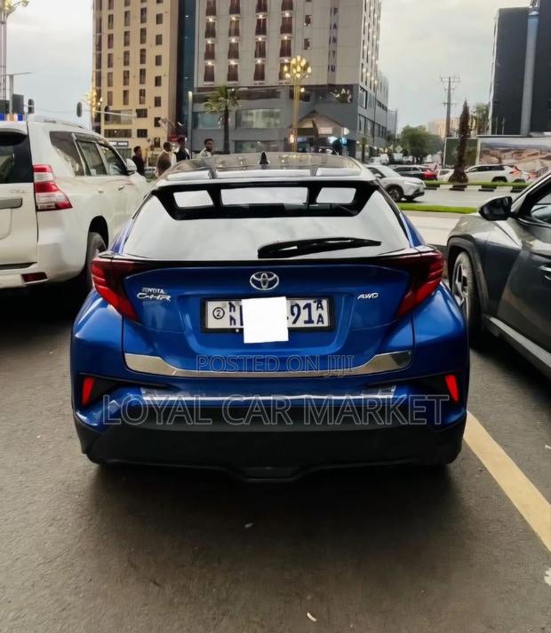 Toyota C-HR 2021 Blue