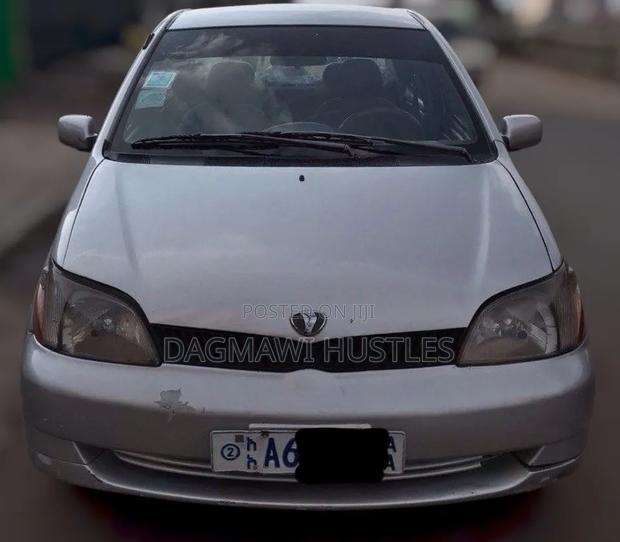 Toyota Platz 2001 Silver