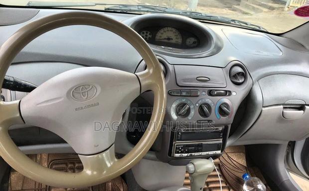 Toyota Platz 2001 Silver
