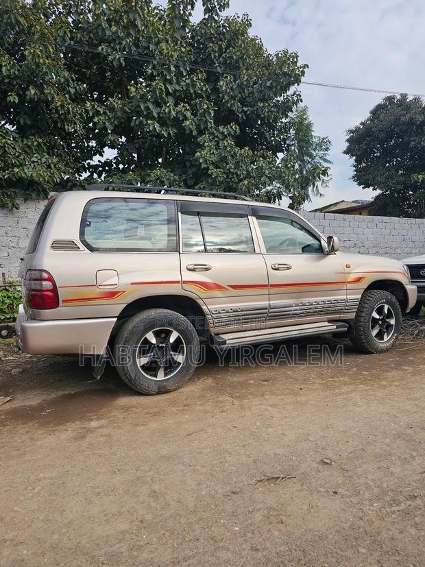 Toyota Land Cruiser 2005 Brown