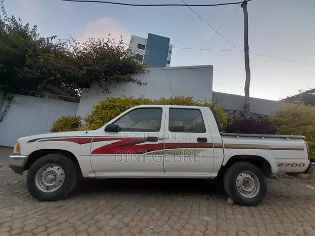Toyota Hilux 1992 White