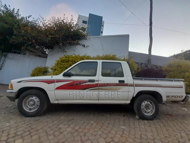 Toyota Hilux 1992 White