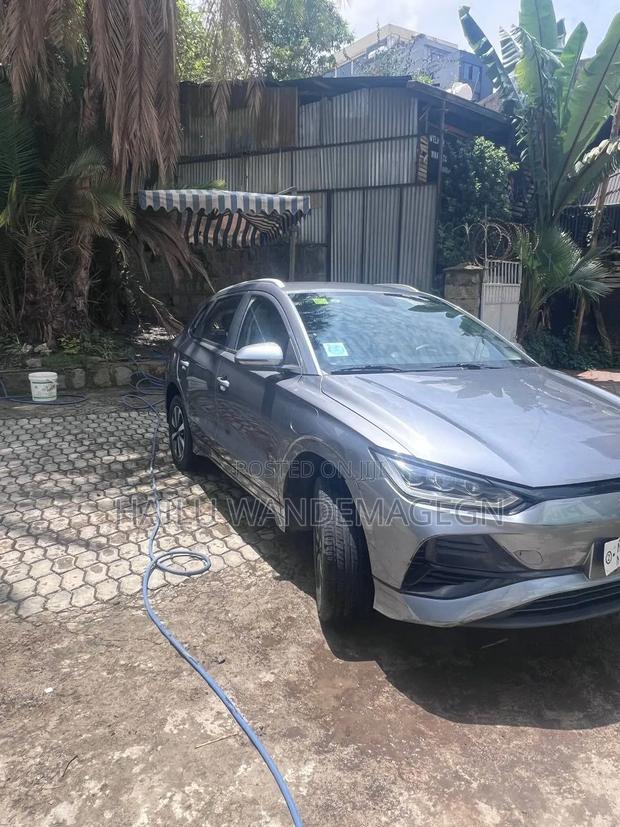 New BYD E2 43 kWh 94 hp FWD 2025 Gray