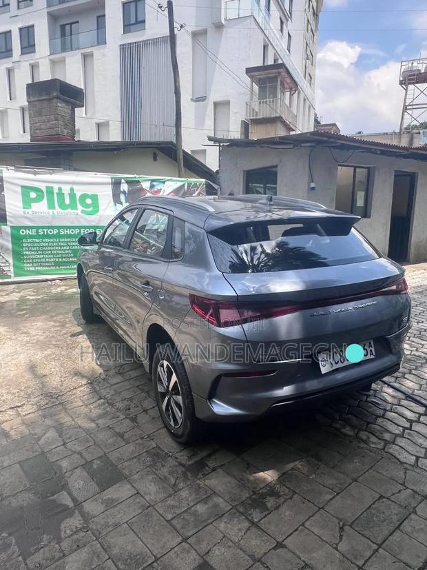 New BYD E2 43 kWh 94 hp FWD 2025 Gray