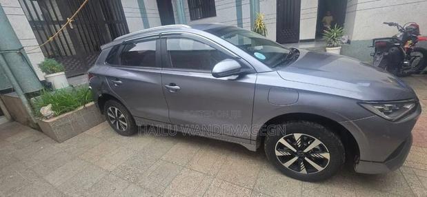 New BYD E2 43 kWh 94 hp FWD 2025 Gray