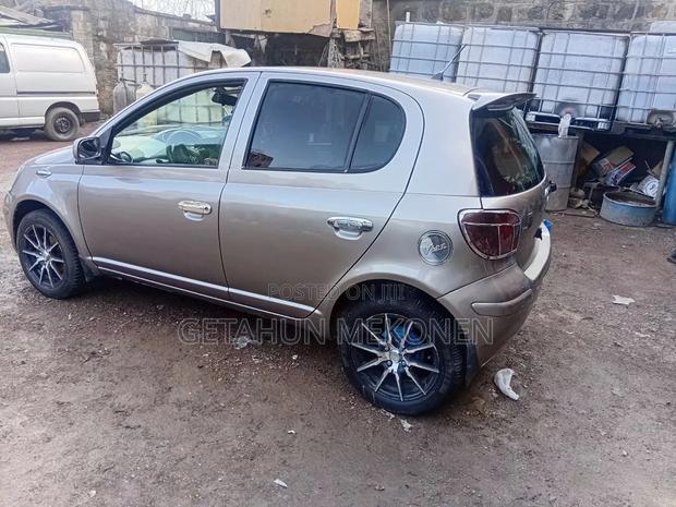 Toyota Vitz 2004