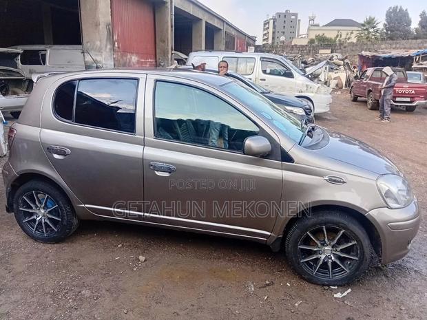 Toyota Vitz 2004