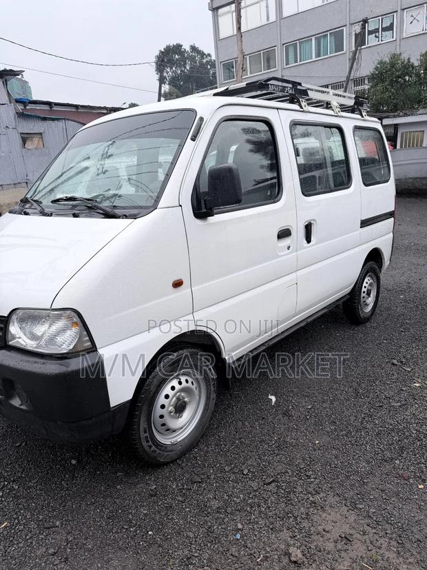 Suzuki Eeco 2024 White