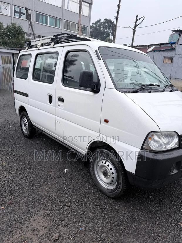 Suzuki Eeco 2024 White