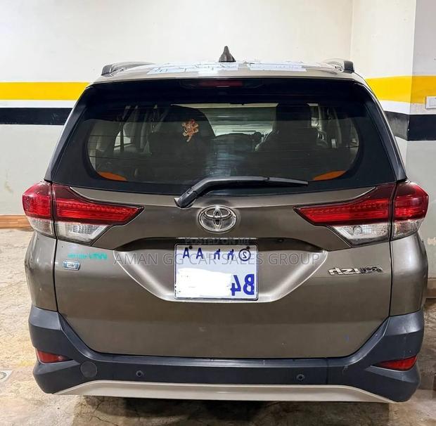 Toyota Rush 2024 Gray